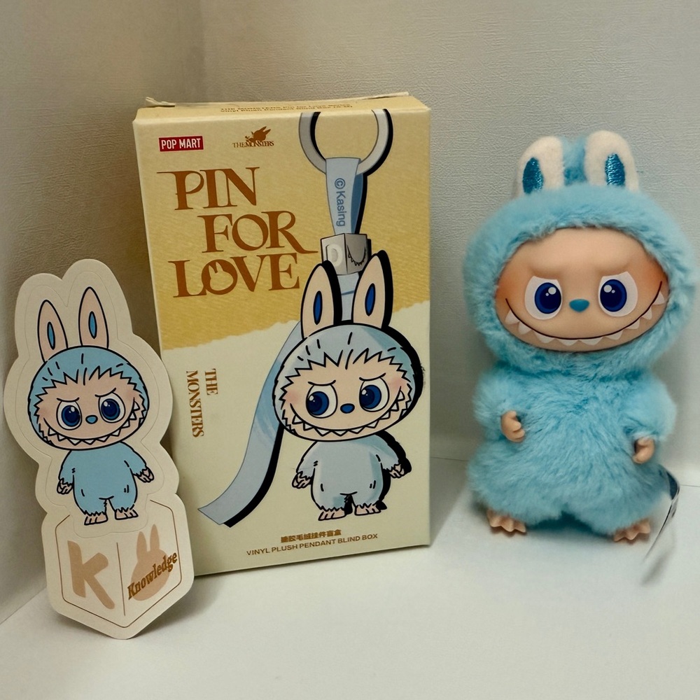 🩵 Pop Mart Labubu PIN FOR LOVE - Letter K - The Monsters - Blue Plush Pendant